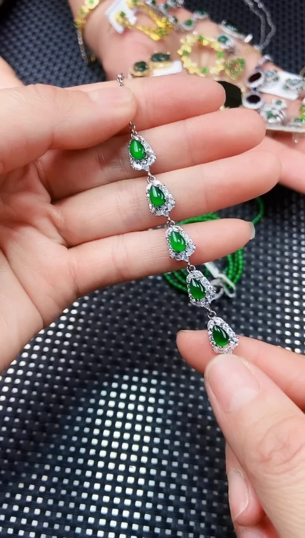 【闪购商品】翡翠手链未镶嵌11111111