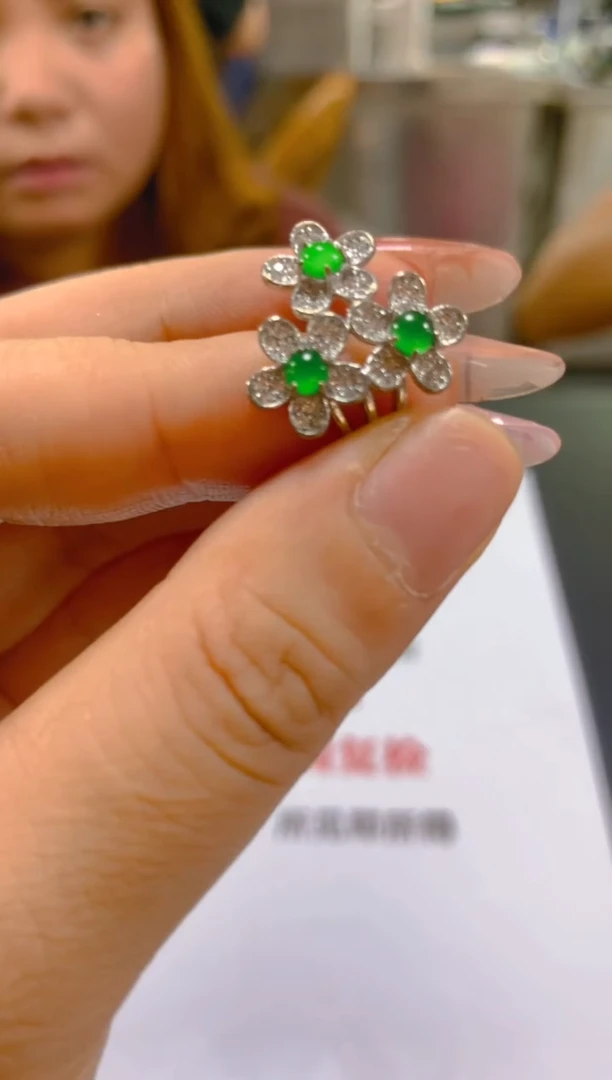 翡翠戒指未镶嵌多样性发一