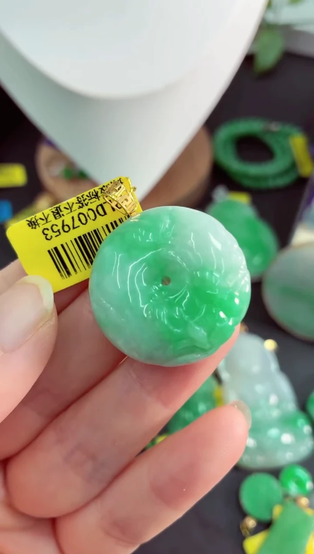 吊坠(不含链)18K金镶嵌翡翠挂件