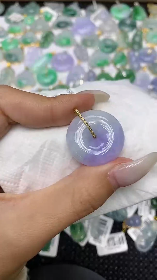 颈饰18K金镶嵌翡翠1