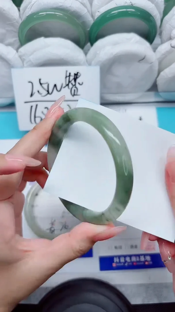 石英质玉手镯未镶嵌124-59