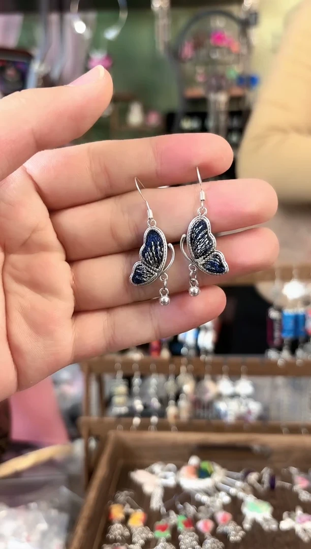 彩云南阁非遗老绣苗银饰品144