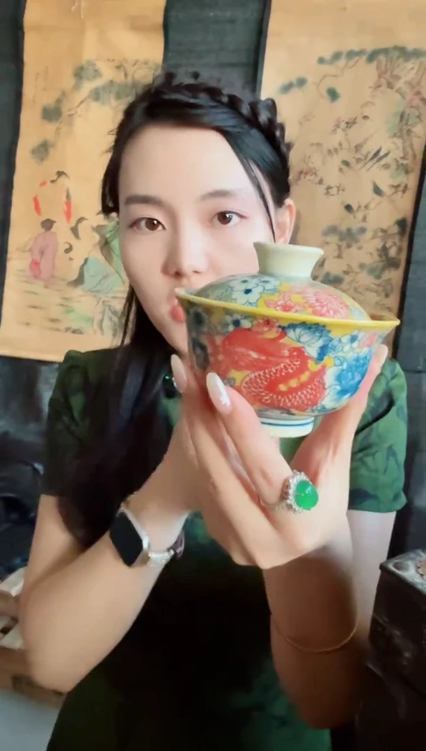 瓶黄稀土黄地万花红龙两才盖碗+礼盒