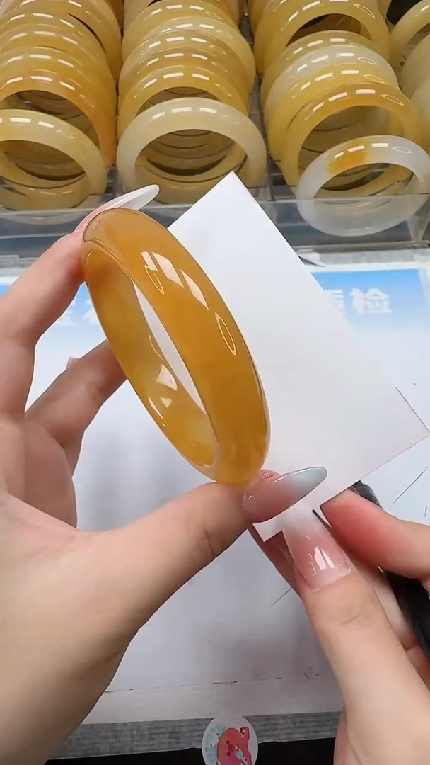未镶嵌手镯石英质玉150