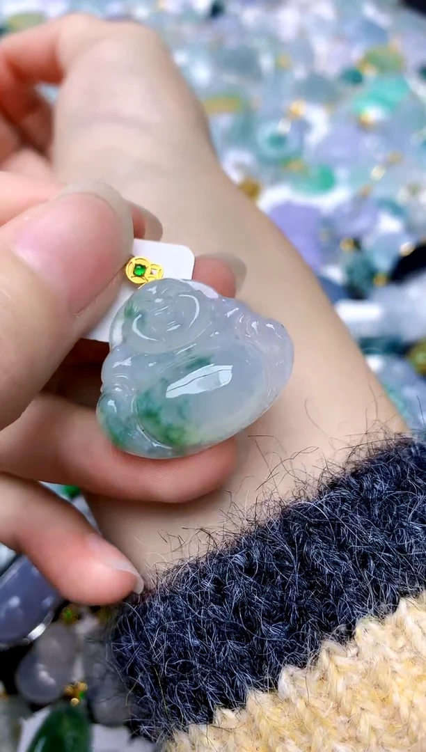 颈饰18K金镶嵌翡翠天然A货翡翠