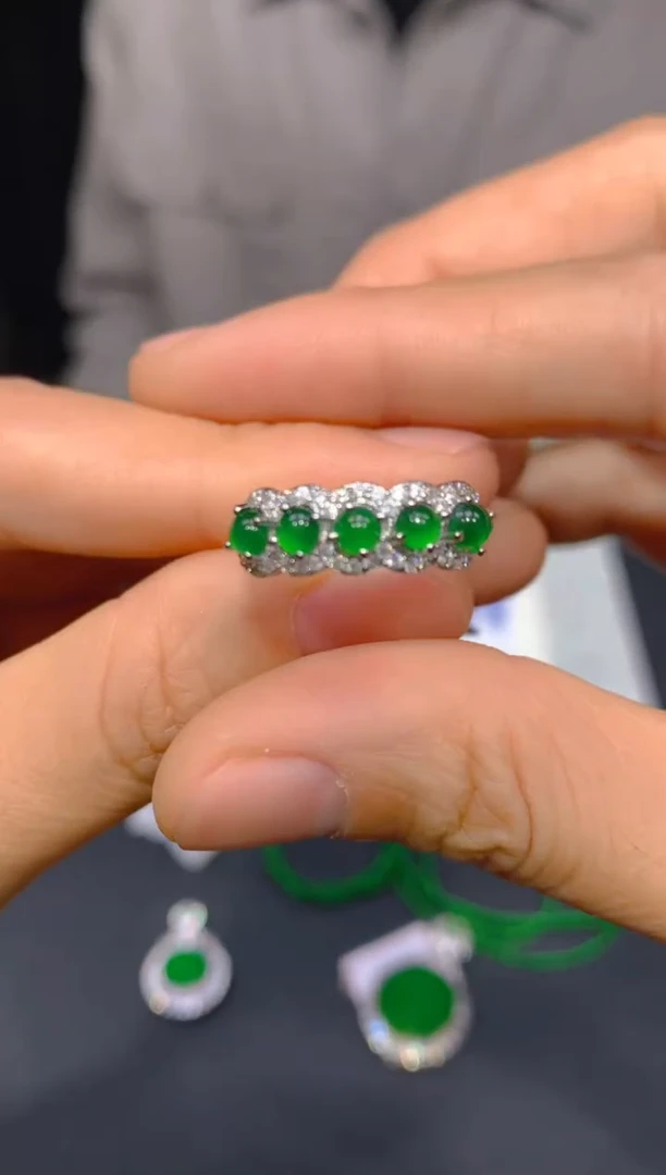 【闪购商品】定制翡翠未镶嵌116多样性发货（发其一）