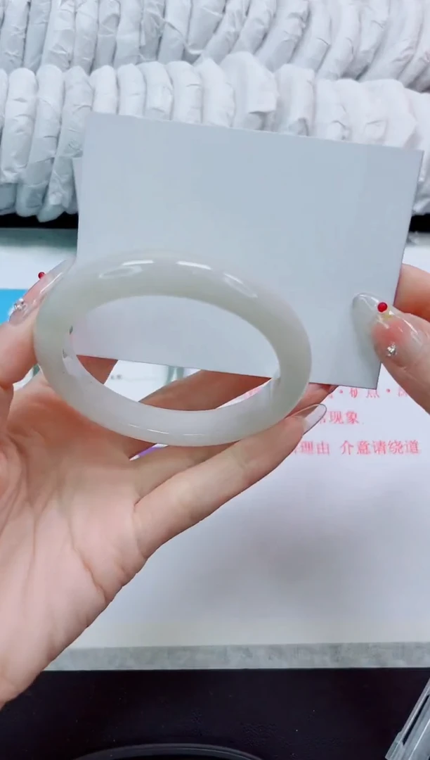 石英质玉手镯未镶嵌73