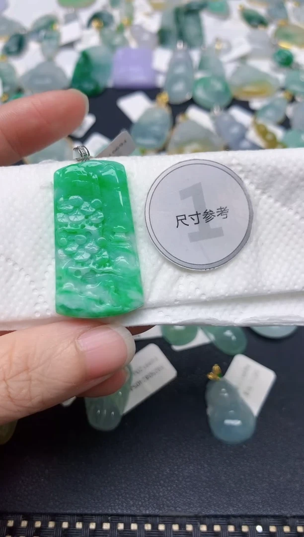 颈饰18K金镶嵌翡翠天然缅甸A货翡翠