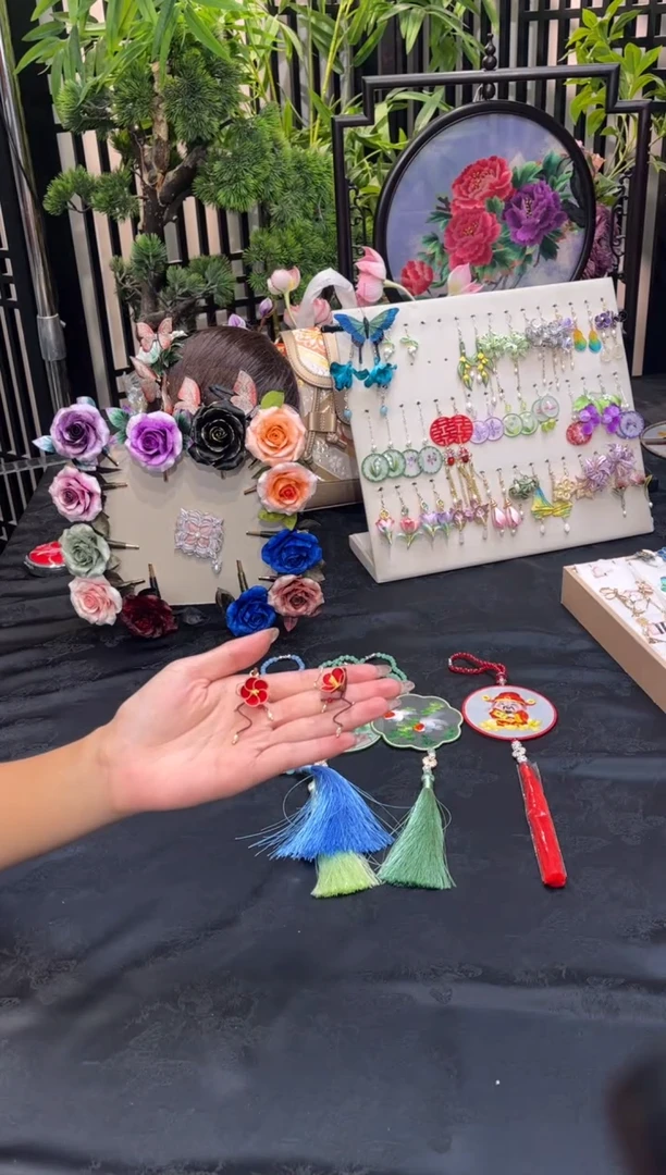 织绣?非遗苏绣手工饰品