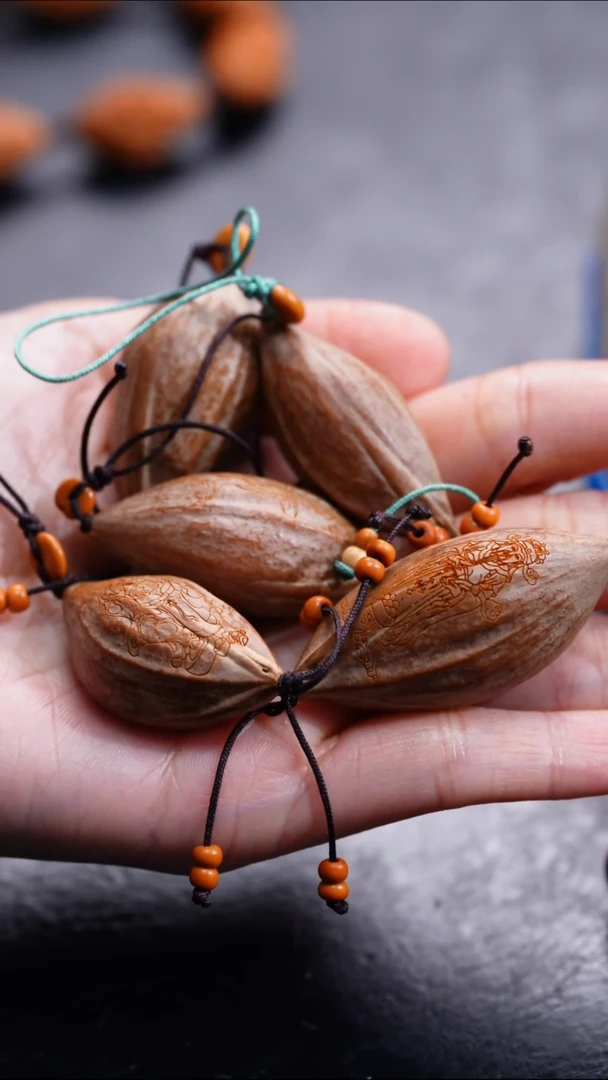 【闪购商品】橄榄核吊坠橄榄核