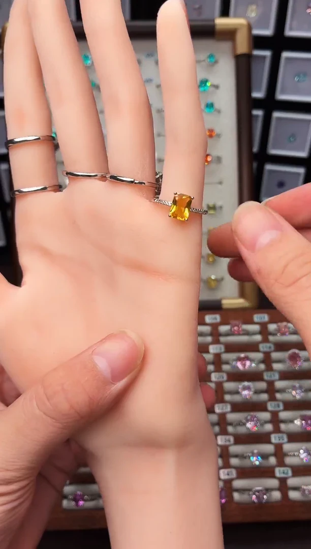 银S925镶嵌戒指黄晶1111