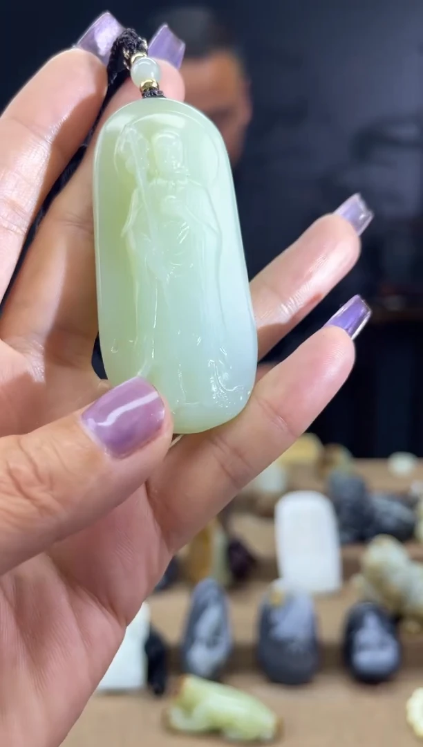 颈饰未镶嵌和田玉1