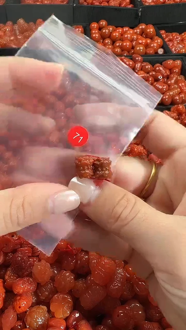 颈饰未镶嵌南红玛瑙1