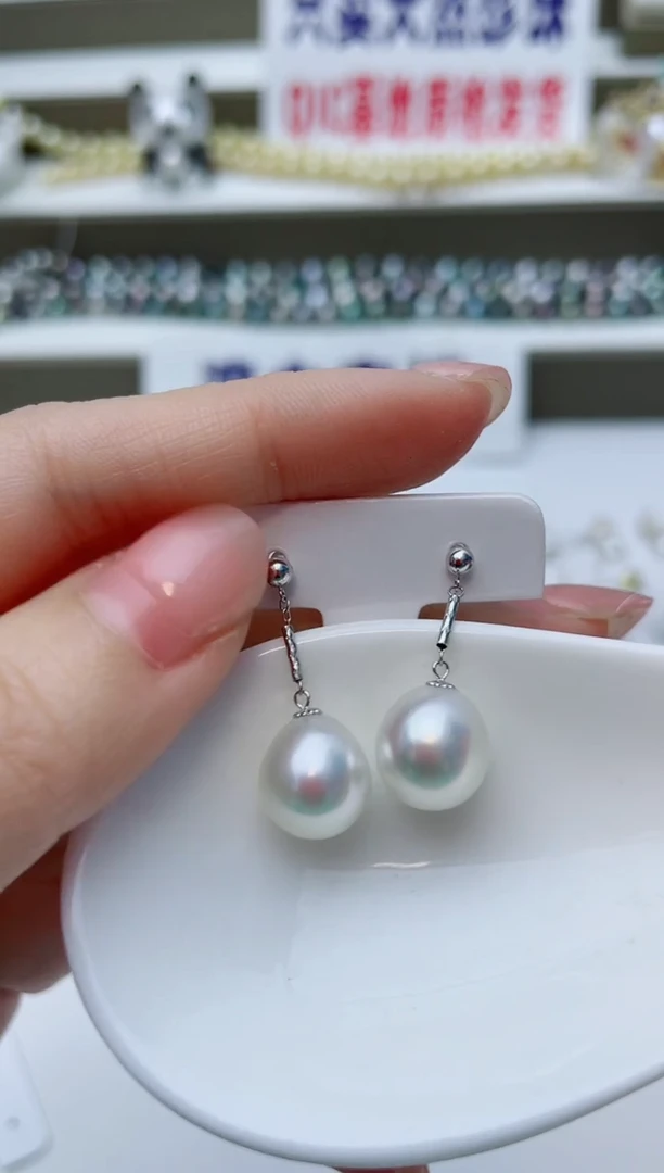 18K金镶嵌耳饰海水珍珠A44