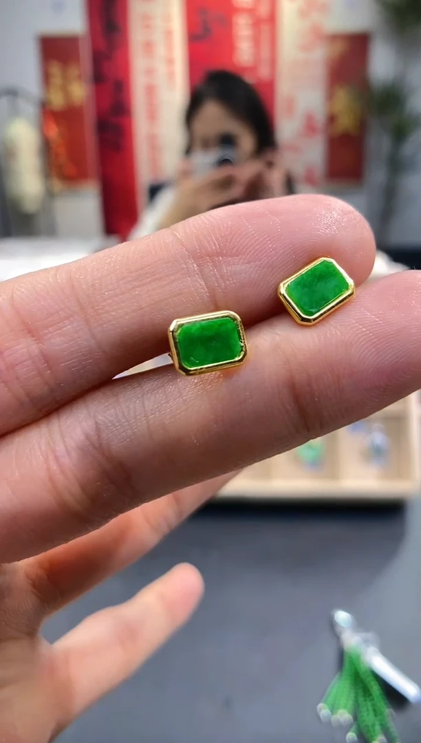 【闪购商品】翡翠吊坠(不含链)银S925镶嵌耳钉