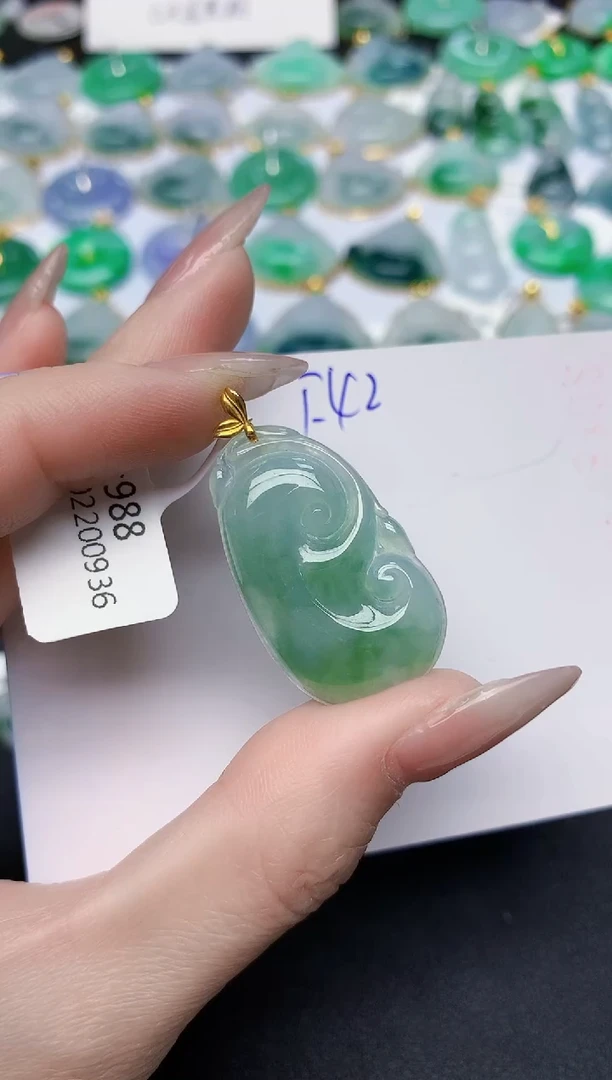 颈饰18K金镶嵌翡翠 天然缅甸A货翡翠百元以上9元证书费自理
