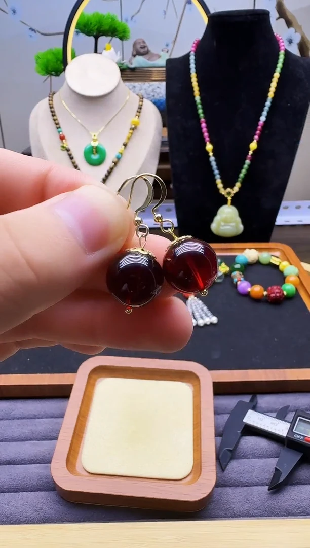 14K金镶嵌血珀耳饰E120