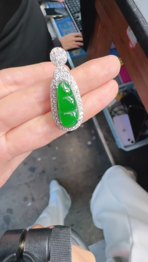 未镶嵌定制翡翠A货有轻微色差属于正常现象，豆子多样性发货1