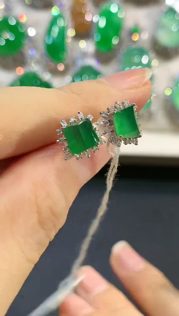 【闪购商品】翡翠耳饰18K金镶嵌e2