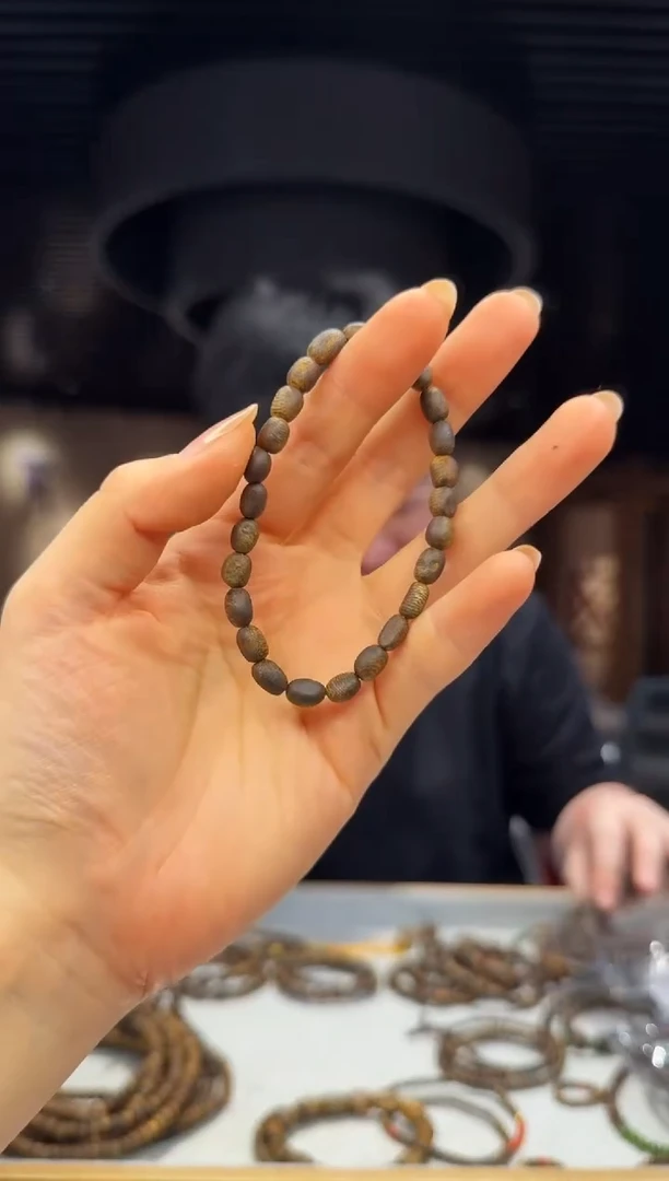 【闪购商品】沉香手串海南莺歌绿棋单圈随形虫漏沉水