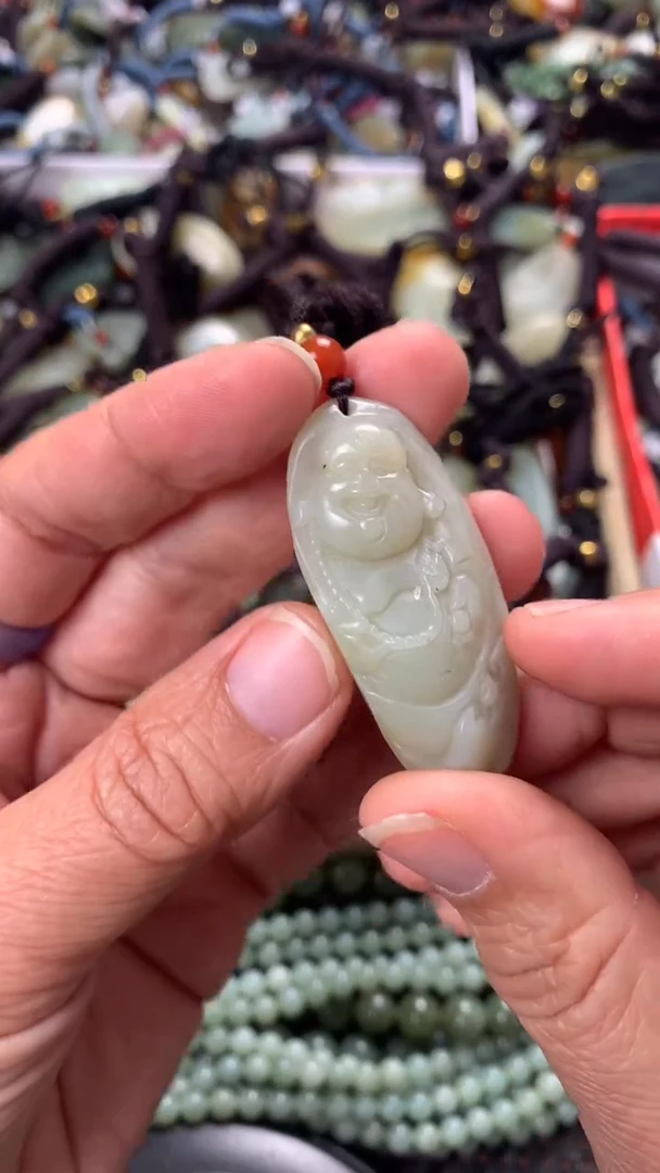 【闪购商品】和田玉颈饰未镶嵌多样性发货没有证书拍一发一有瑕