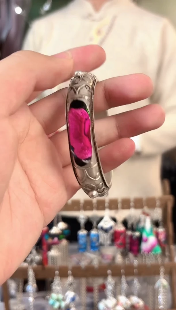 彩云南阁非遗老绣苗银饰品337