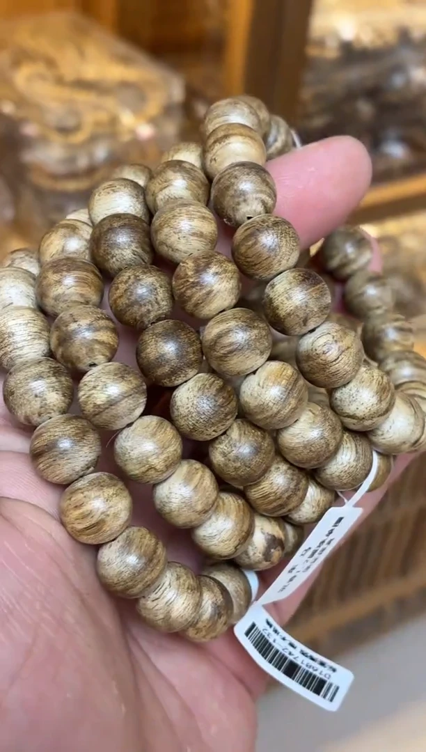 沉香手串 东马圆珠单圈1.2多样性发其一