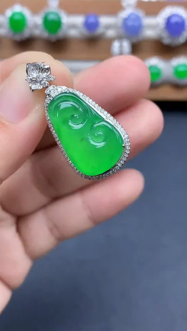 颈饰18K金镶嵌翡翠588-中国好珍宝