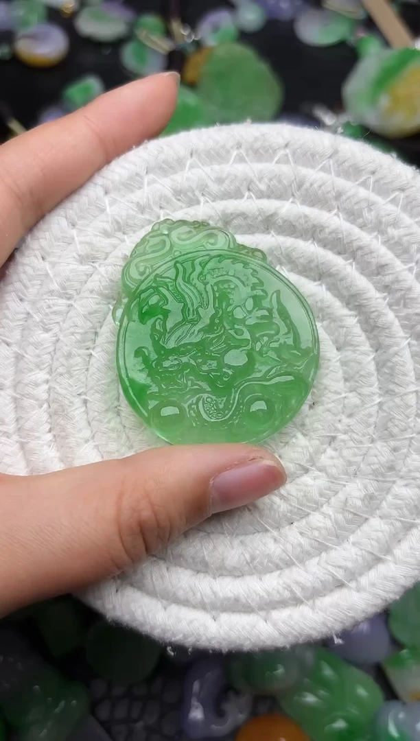 颈饰未镶嵌翡翠缅甸翡翠吊坠