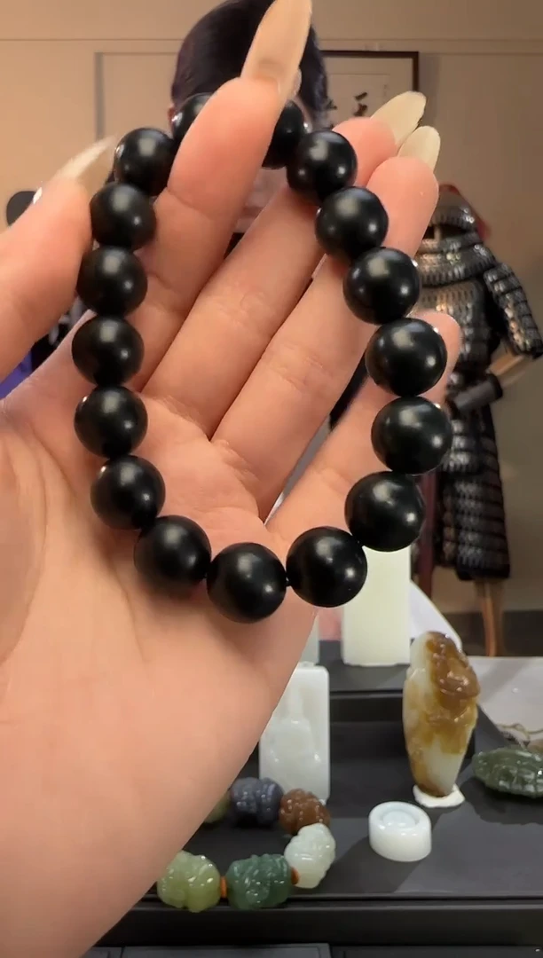 颈饰未镶嵌和田玉青玉圆珠手串