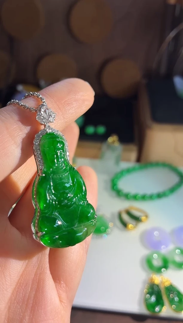 吊坠(不含链)18K金镶嵌翡翠吊坠