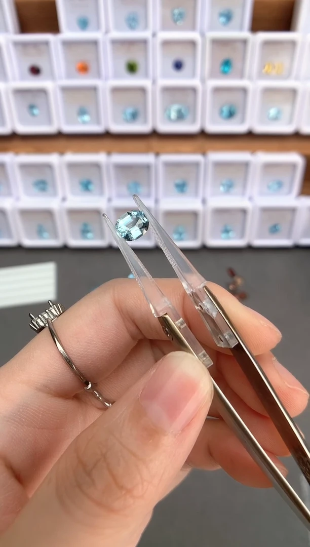 未镶嵌裸石定制海蓝宝石0.93ct 01067