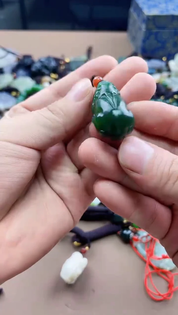 和田玉未镶嵌挂件拍一发一，多样性发货！