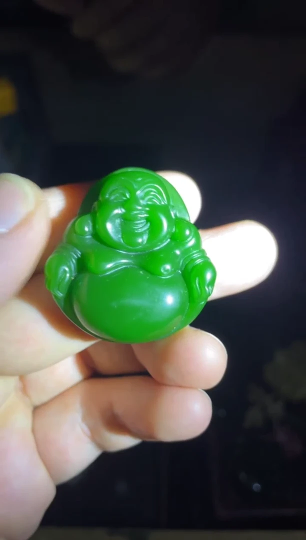 和田玉未镶嵌颈饰菠菜绿弥勒佛1件