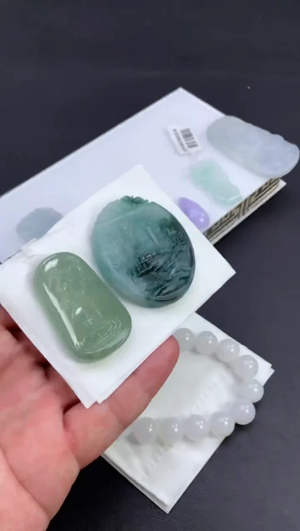 未镶嵌定制翡翠诗**忆翡翠