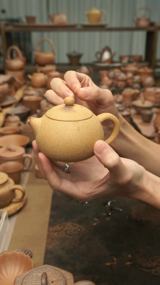 老岩泥原矿料  西施壶150m