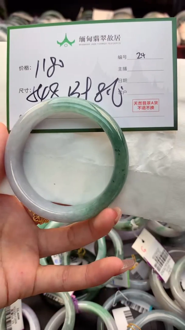 定制翡翠未镶嵌毛货需精细抛光+多人