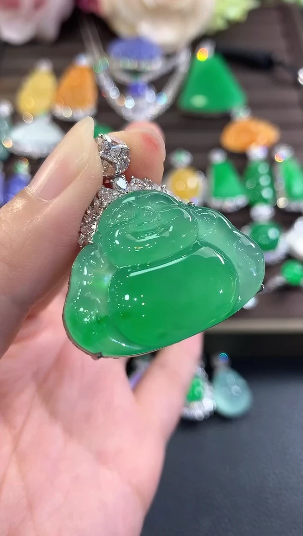 18K金镶嵌翡翠耳饰简****。d30