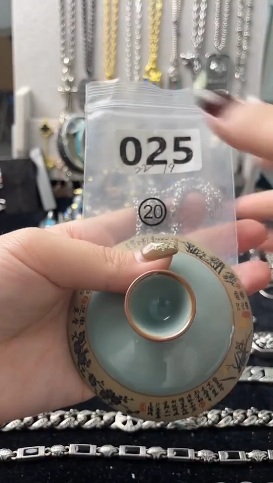 坚***人闪购商品如图所示
