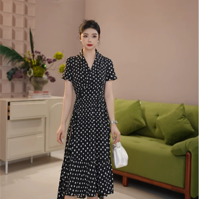 GIRDEAR/哥弟法式经典赫本风优雅气质收腰翻领短袖裙子1500450