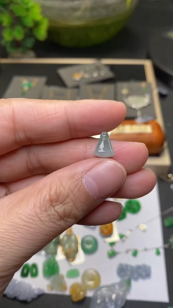 颈饰未镶嵌翡翠净货34225