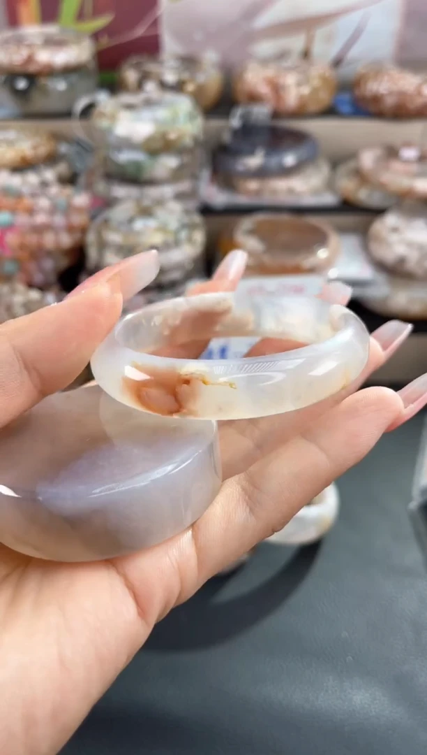 未镶嵌手镯石英质玉54