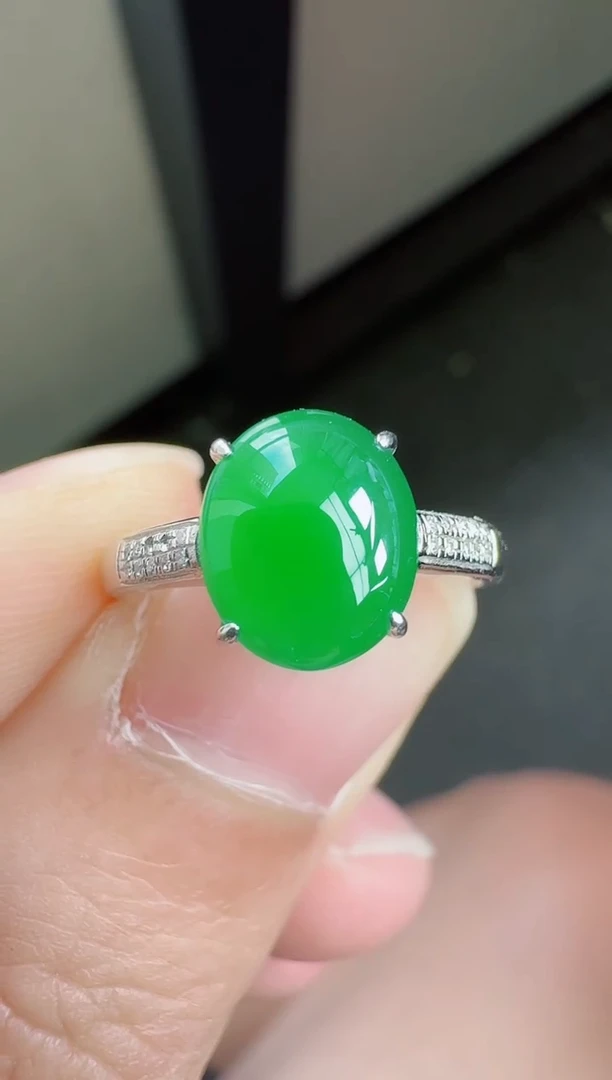 18K金镶嵌戒指翡翠寄售回流，不退不换