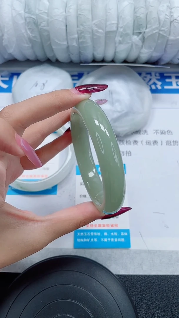 未镶嵌手镯石英质玉30-60/61