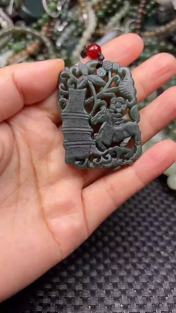 颈饰未镶嵌和田玉1