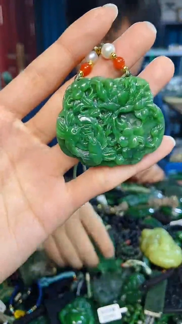 未镶嵌和田玉挂件1