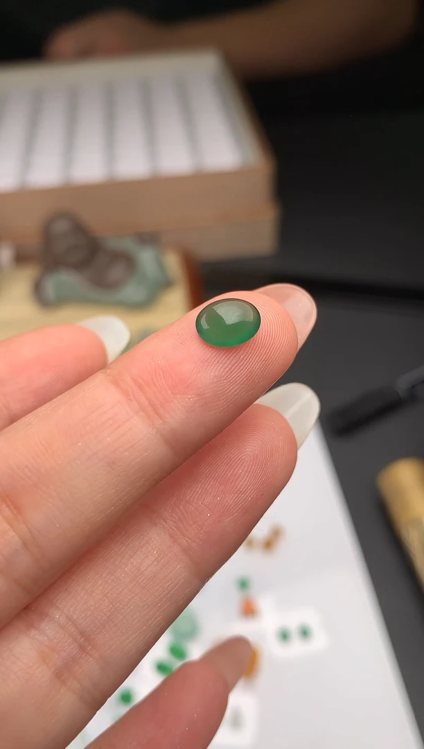 定制翡翠18K金镶嵌蛋面 700+70