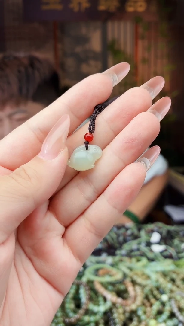 和田玉未镶嵌颈饰拍一发一