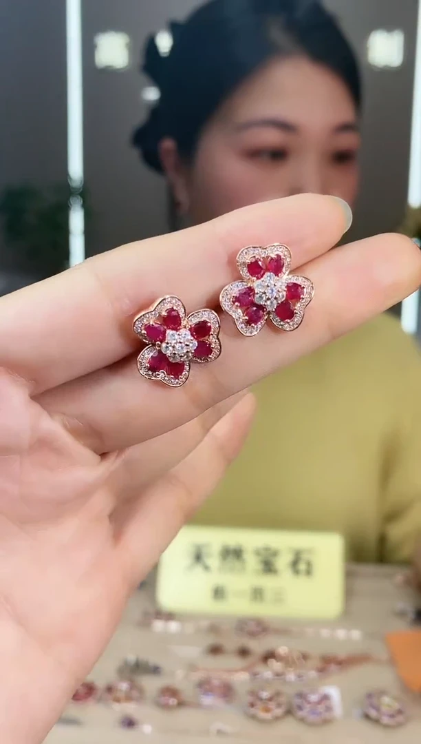 【闪购商品】红宝石耳饰银S925镶嵌耳饰