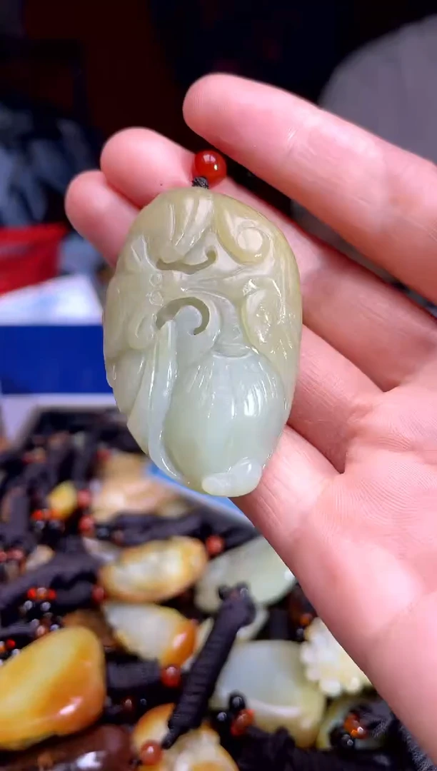 和田玉未镶嵌颈饰1